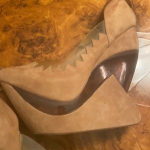 Chunky suede tan shoes